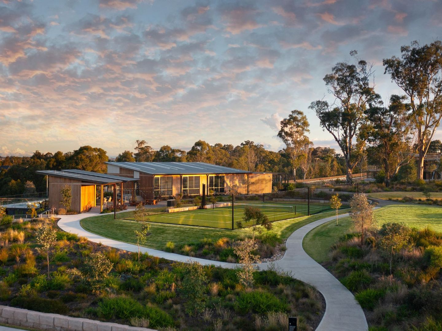 Architectural SHAWOOD Luxury with Golf Course Views - Gledswood Hills